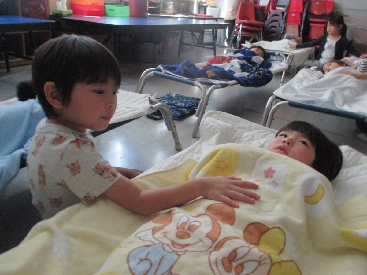 年長組さんとの交流、お昼寝お助け隊