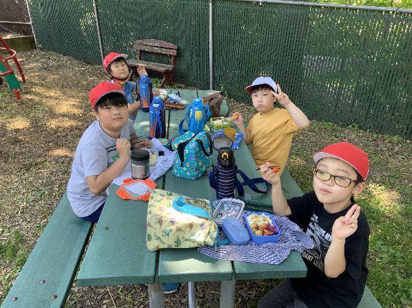 みんな大好き裏庭ランチ