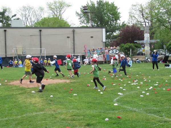 赤組・白組が白熱の運動会