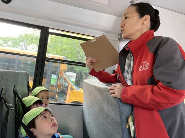 バスの避難訓練