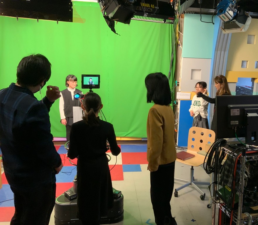 FCI放送局へ社会科見学