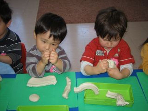 初めての粘土遊び