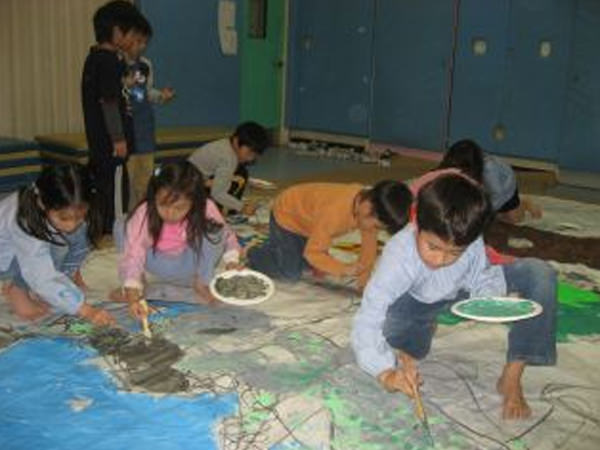 ぴかぴかに光る山と笛吹きの滝と黄金色の草原