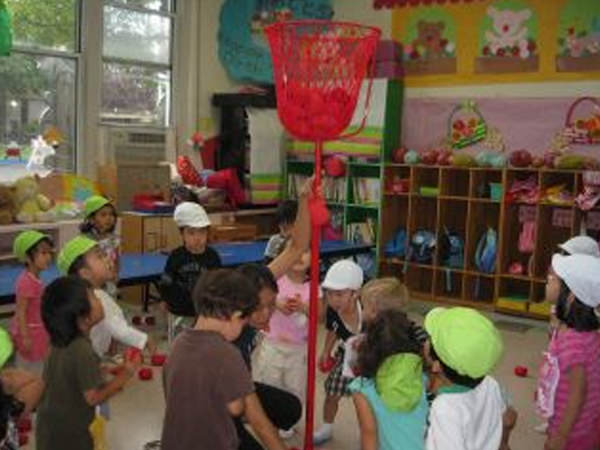 ｢きりん組さんと玉入れの合同練習｣