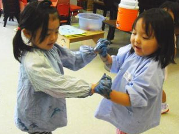 「6月 大好き,フィンガーペイント!」