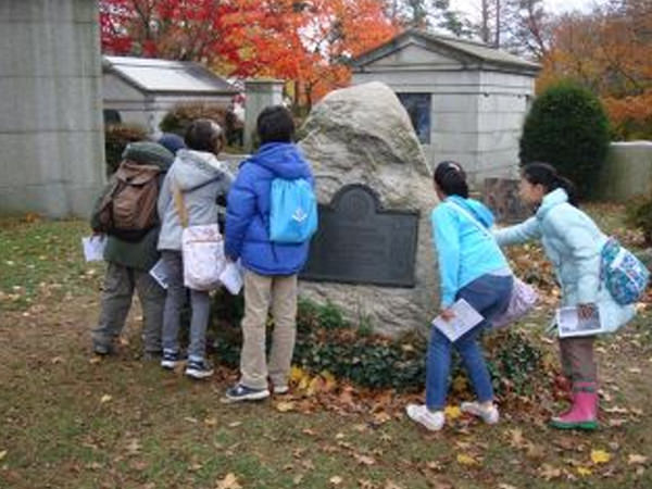 「ウッドローン墓地見学」