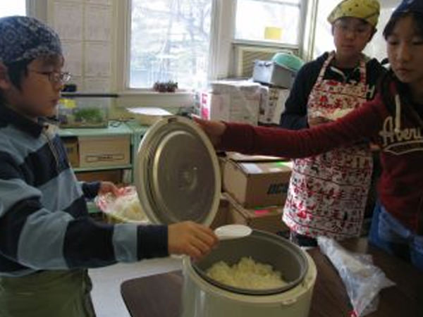 「手作り米の試食」
