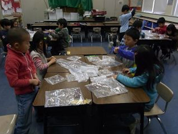 「あずきつかみ取り競争」