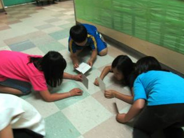 「坂道分度器で角度測定」