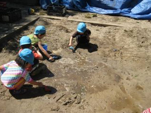 「6月 泥んこ遊び」