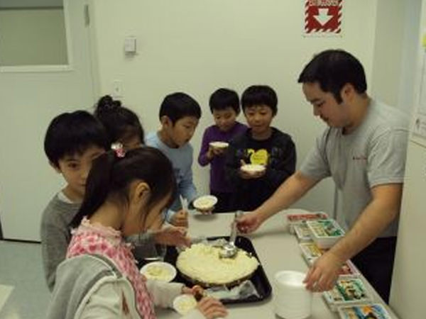 「工場見学へレッツゴー!」