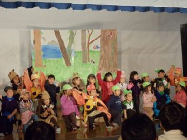 「学園祭(生活発表会) 創作劇『もりのようちえん』」