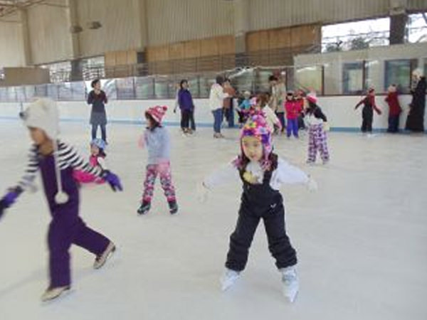 「アイススケート体験」
