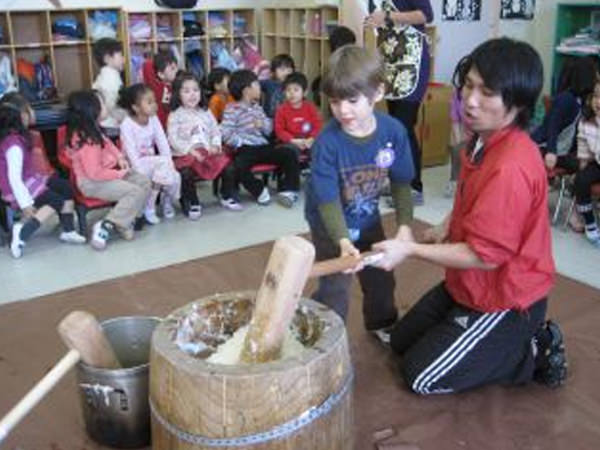 ｢今年も元気に過ごすぞ！よいしょー！よいしょー！｣
