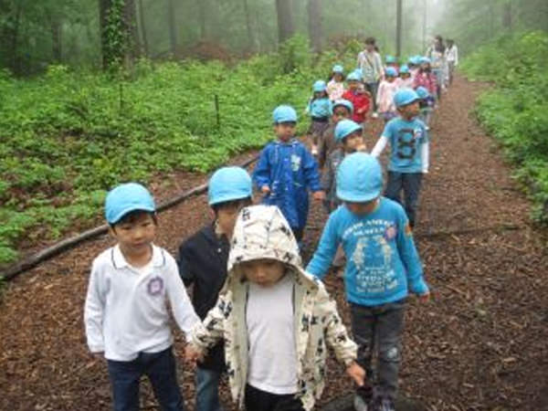 「森の幼稚園(自然遊び)~春~」