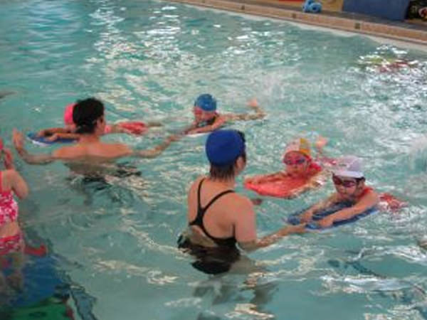 ｢水と仲良し！全６回水泳教室｣