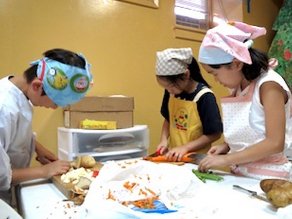 「学級園収穫祭クッキングは大成功!」