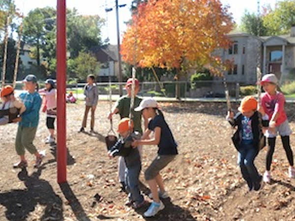 「さくら組さんとかいじゅう公園に行きました。」