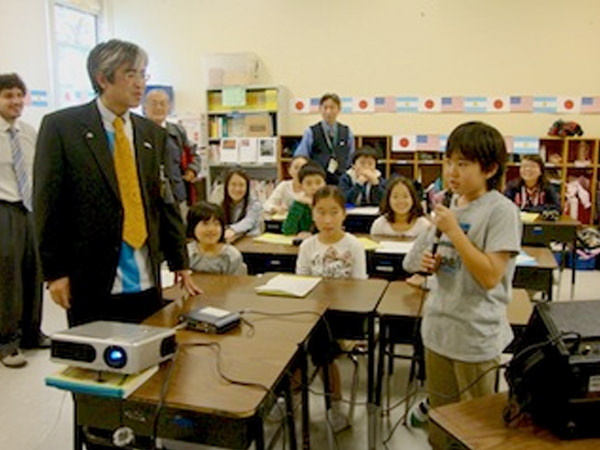 「ブエノスアイレスの子どもたちとスカイプ」