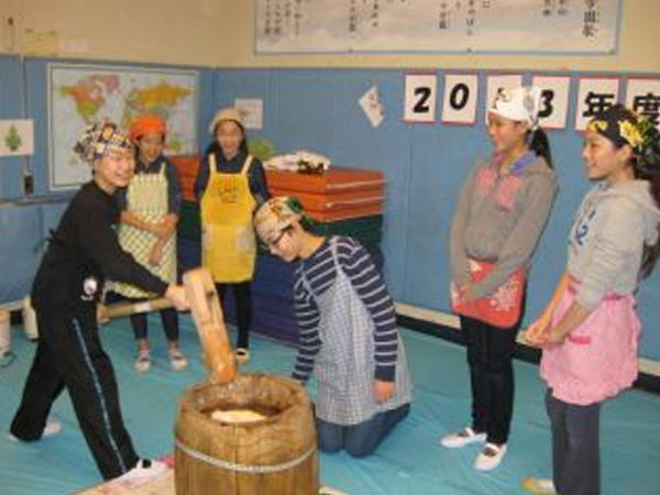 「もちつき大会」