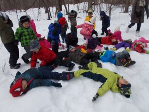 「雪のベッドにごろん」
