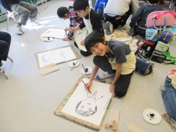 「6年生へ似顔絵のプレゼント」