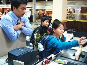 全日制小学部3年「ミツワスーパーマーケット見学」