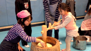 全日制小学部 もちつき大会