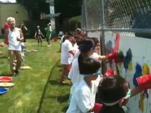 現代美術家 篠原 有司男さん「ボクシングペインティング」