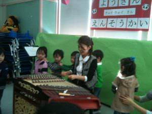 演奏会 揚琴奏者 薇薇(ウェイウェイ)さん