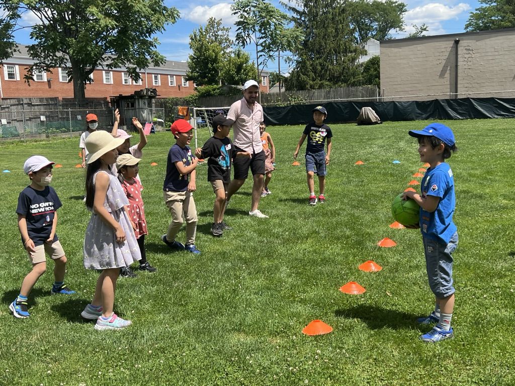 英語サマー：屋外ゲーム